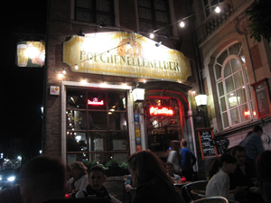 pouchenellekelder beer cafe pub brussels
